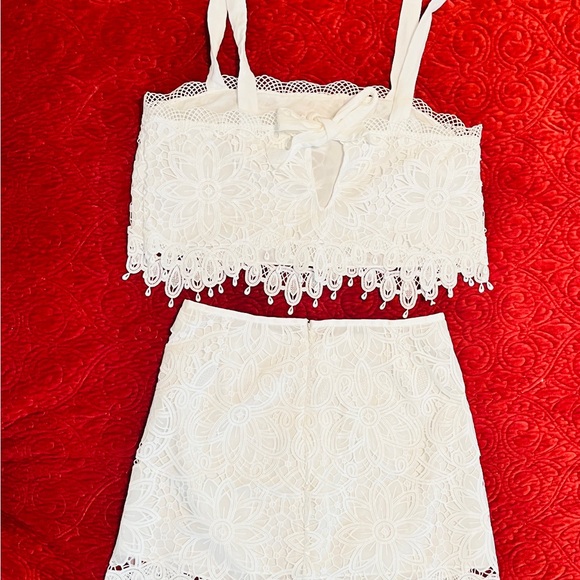 SAYLOR White Lace Two Piece Set - Picture 4 of 13